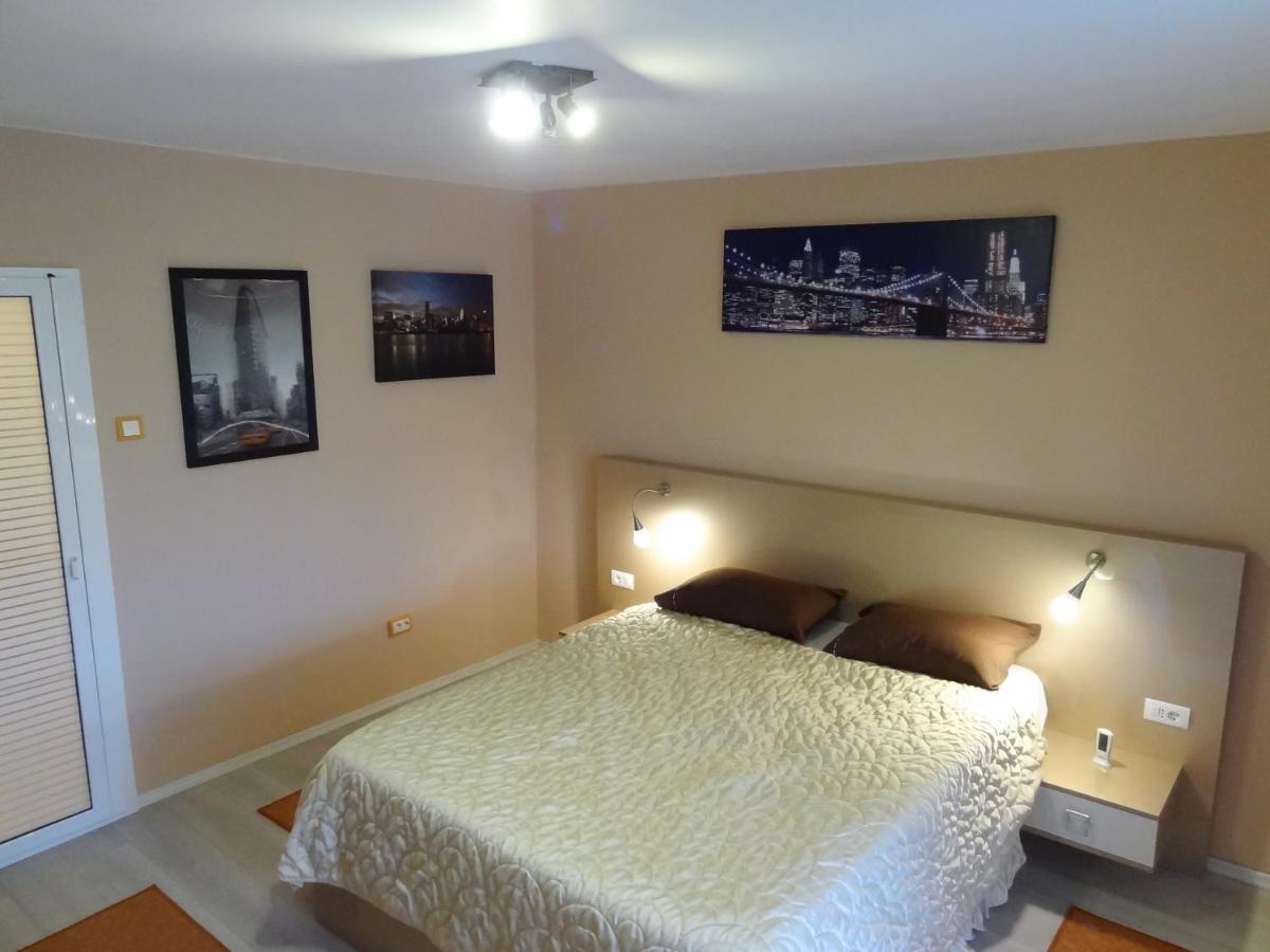 Lvc,Lac & Nyc Apartshotel Faleza Galati  Ngoại thất bức ảnh